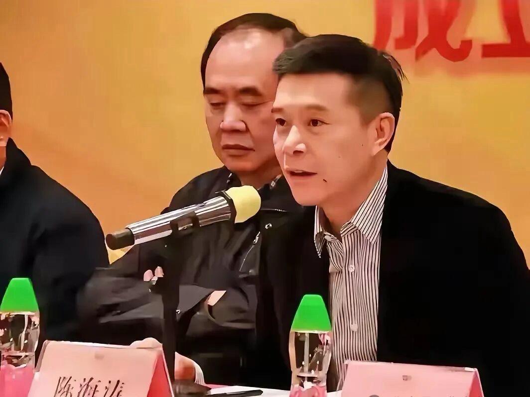 宏远三消息！陈老板表态加钱寻救火小外，徐昕或明年回归，杨鸣调侃朱芳雨