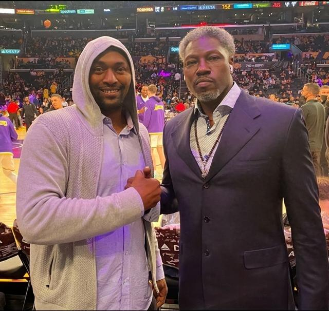 52岁本-华莱士现状：满头白发但浑身肌肉，2儿子无缘NBA，成活塞领导