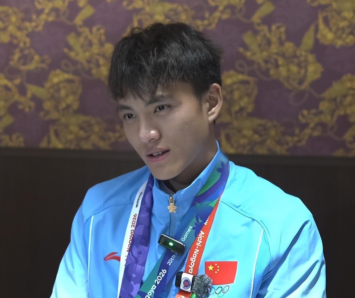 李昊两度扑点助国足击败乌兹别克斯坦，对手称其为‘墙’