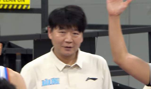 山东男篮74-63大胜天津队，法耶砍下两双数据，班顿17分邱彪战术得心应手