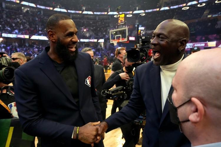 NBA现役仅1人达成3连得分王，乔丹、科比、哈登均未实现