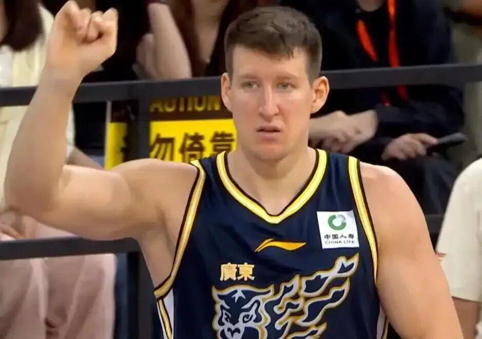 卢卡季前赛仅得1分，广东宏远外援表现遭质疑