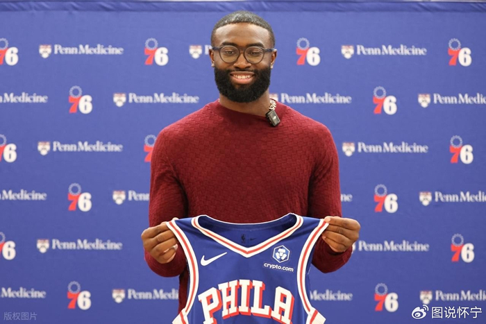 NBA季前赛观察：布朗、字母哥首秀表现亮眼，詹姆斯、三球适应新角色