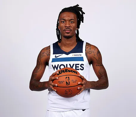 NBA季前赛：森林狼首节24-23领先热火，海兰德8分