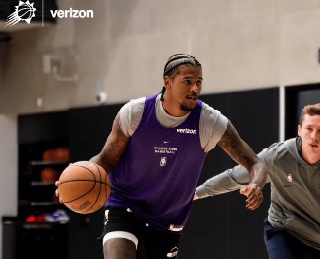 NBA季前赛太阳首节35-25领先马刺 杰伦-格林9分钟砍下12分