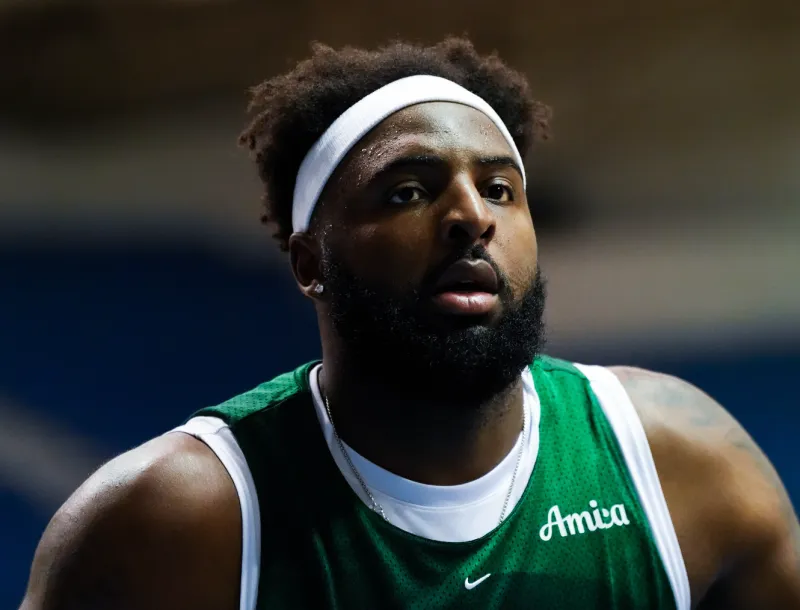 凯尔特人篮板数63-34大胜76人，米切尔-罗宾逊14分钟贡献6分5篮板