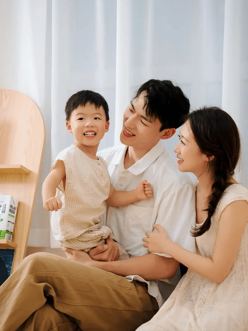 吴前晒亲子照庆儿子3岁生日 新赛季将效力浙江男篮