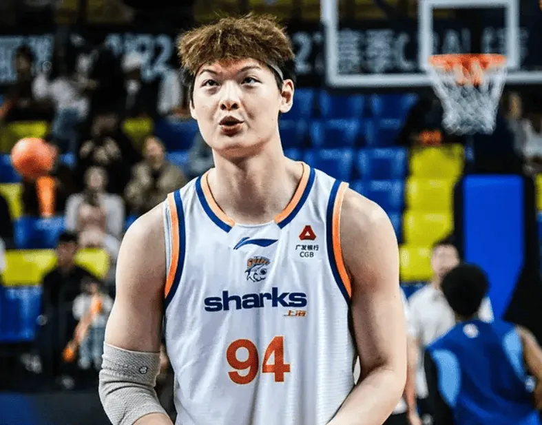 王哲林砍下9分7篮板，上海109-93轻取福建