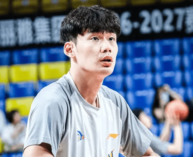 杨曦皓15分5篮板助上海109-93击败福建 CBA季前赛