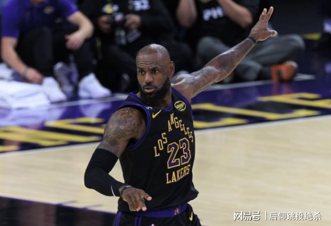 NBA历史仅4人15次入选最佳阵容，38岁杜兰特还差3次