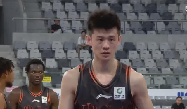 山东男篮逆转广州男篮，普卢默15+6，王岚嵚15+5助球队取胜