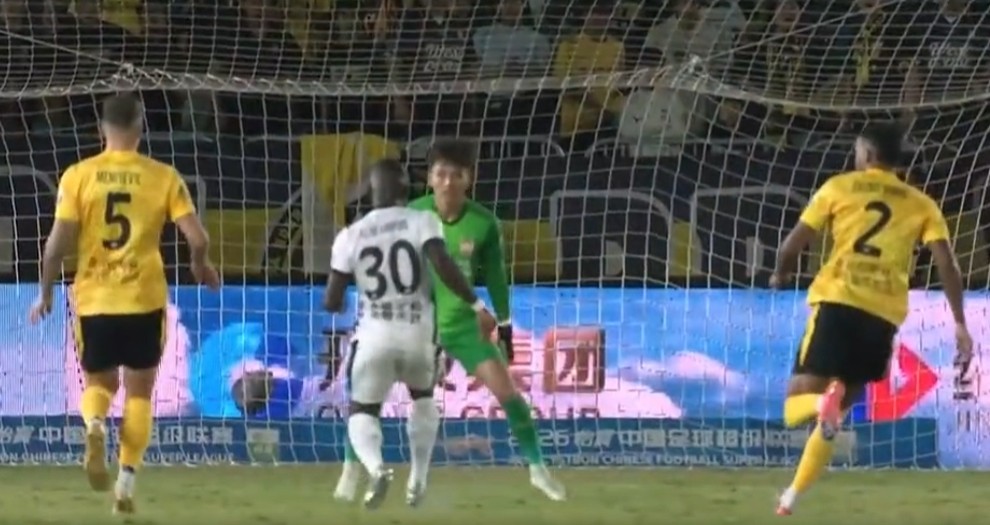 大连英博1-0青岛西海岸，德尔加多助攻阿奇姆彭单刀破门