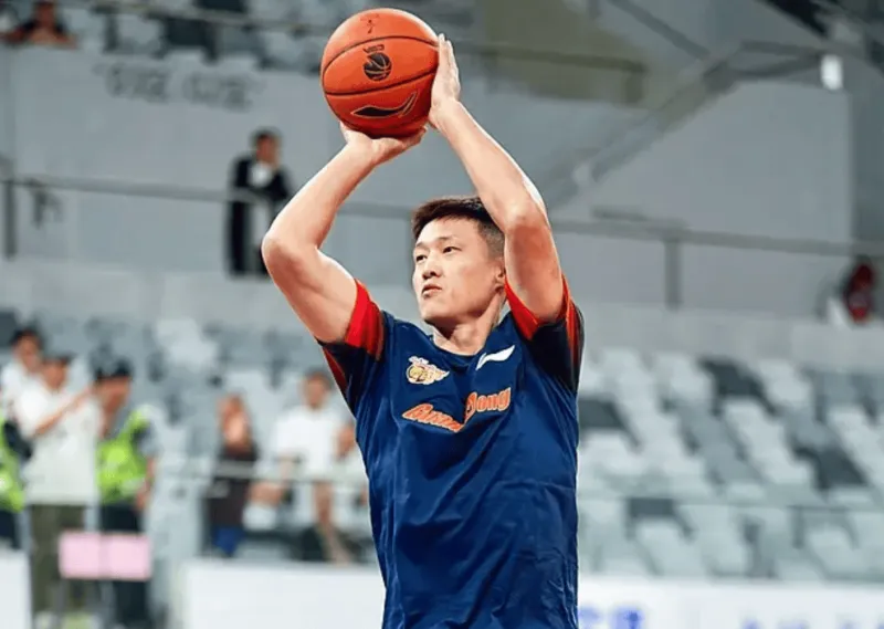 周鹏17分4篮板5助攻，广东93-61轻取天津