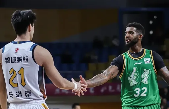 CBA季前赛：辽宁104-73战胜四川，爱德华兹砍下25分