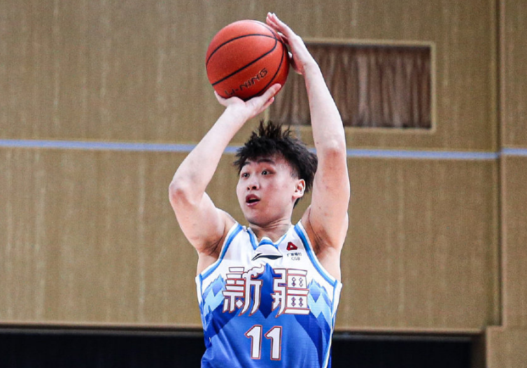 CBA季前赛新疆95-80大胜广厦 齐麟狂砍40分孙铭徽21分