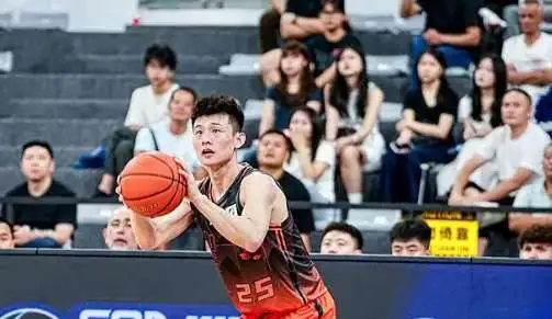 山东男篮季前赛逆风翻盘广州龙狮，邱彪王岚嵚成关键功臣