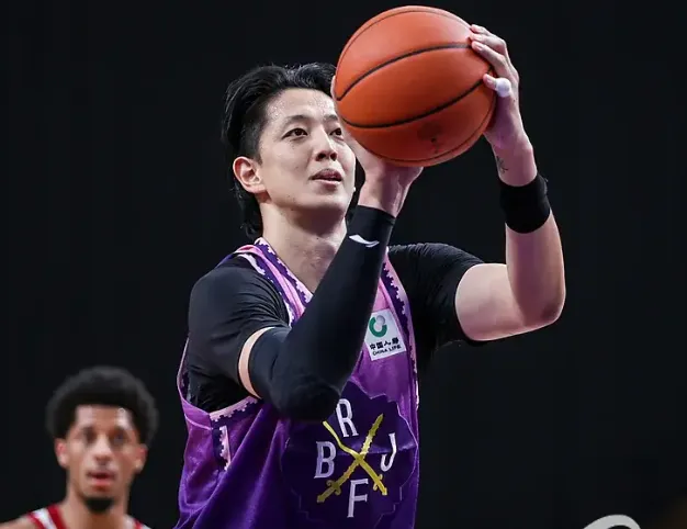 沈梓捷18分钟砍8分4篮板1助攻1抢断1盖帽，山西97-82轻取北控