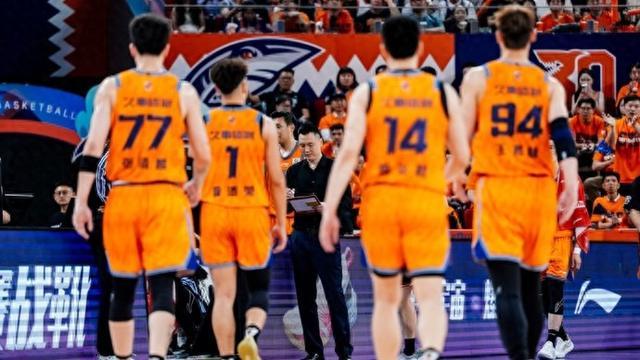 CBA季前赛三战全胜，上海大鲨鱼三套阵容检验完成