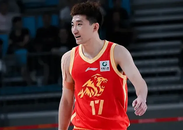 CBA季前赛新疆95-80战胜广厦 孙铭徽:年轻球员已打得非常好了