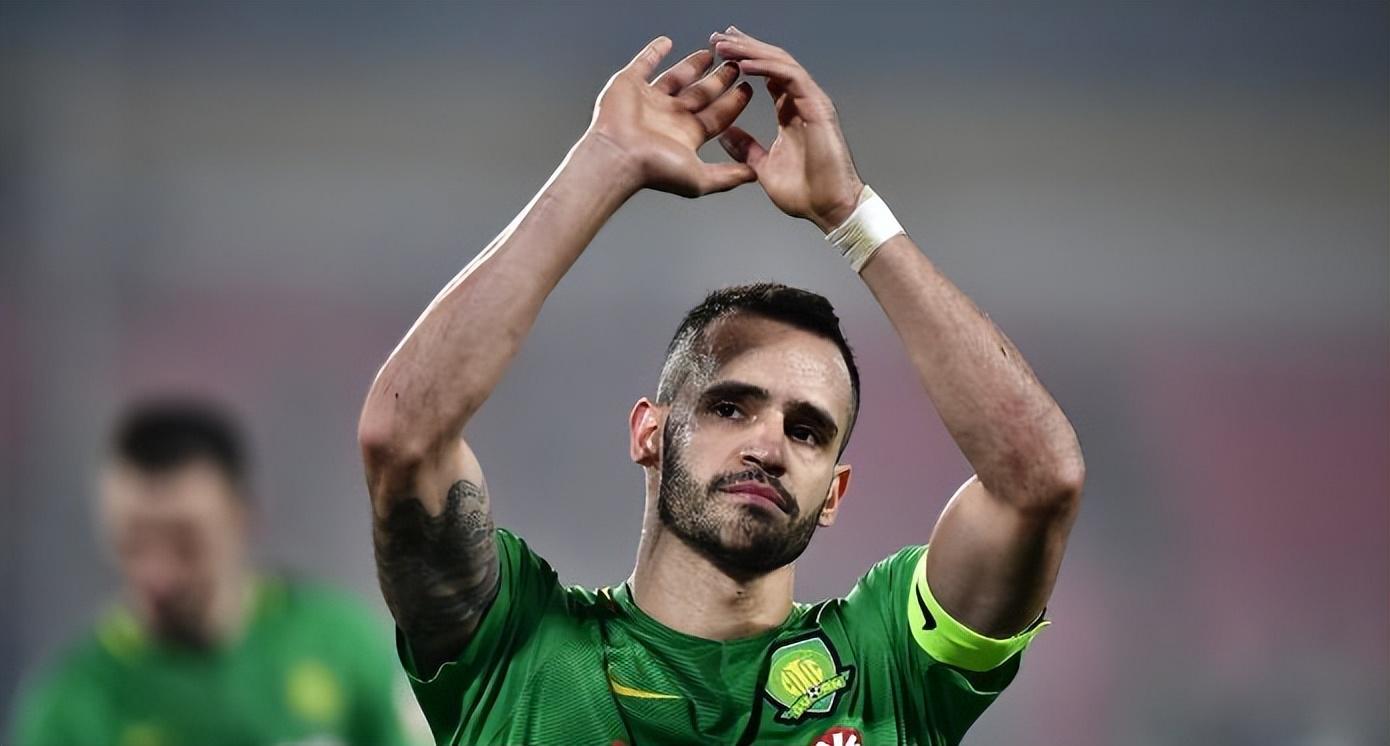 泰山客场战梁龙 李国旭众望所归启用依木兰首发