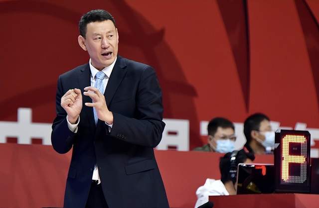 北京首钢季前赛收官86-83胜江苏 李楠点名周琦布朗翟晓川盛赞教练