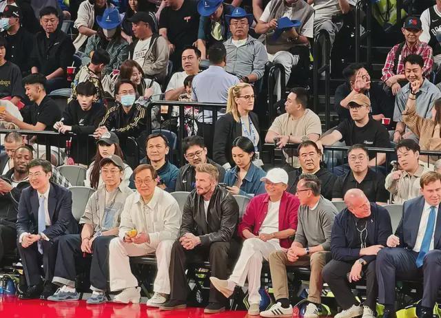 马云贝克汉姆成龙同框NBA中国赛 阿里场边布局AI与会员生态