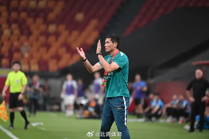 邵佳一率队备战亚洲杯，国足11月将迎马来西亚、巴林热身