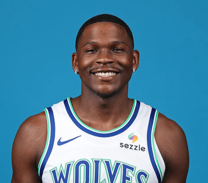 爱德华兹26分3助攻率队取胜 NBA季前赛森林狼122-104尼克斯