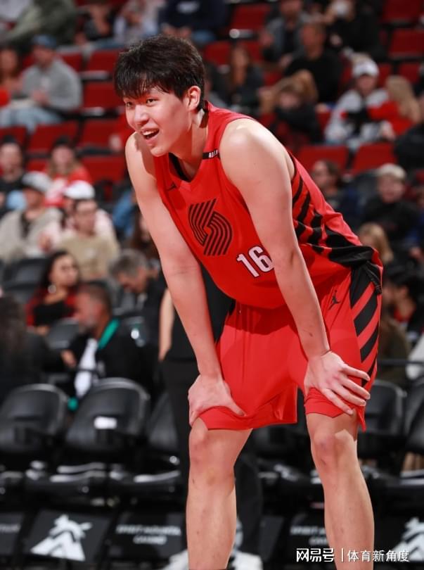 杨瀚森季前赛斩获13分4篮板4助攻,波特兰开拓者队119-66大胜伦敦雄狮