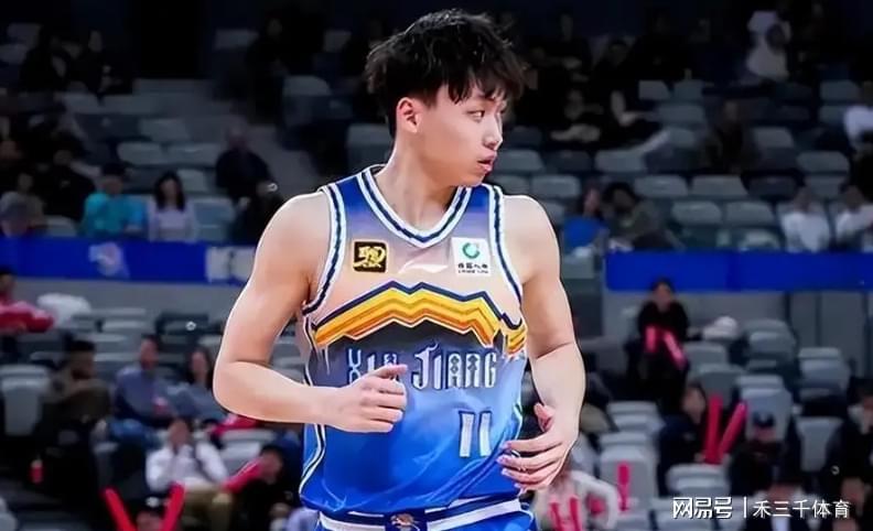 郭昊文季前赛3场59分20助攻！郭士强：他是国家队最缺的锋卫摇摆人