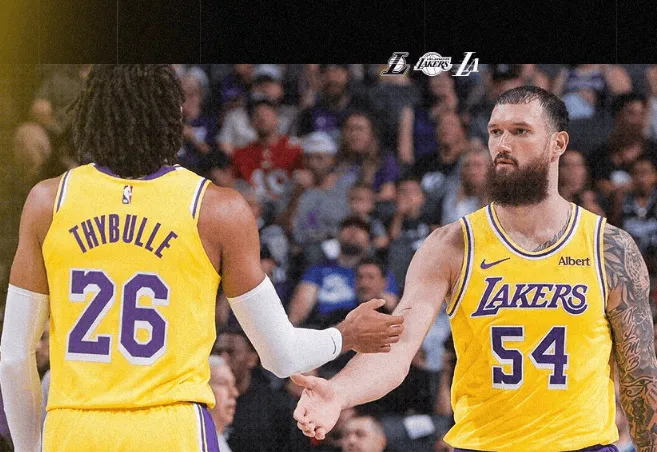 NBA季前赛：湖人半场63-50领先勇士 里夫斯砍23分