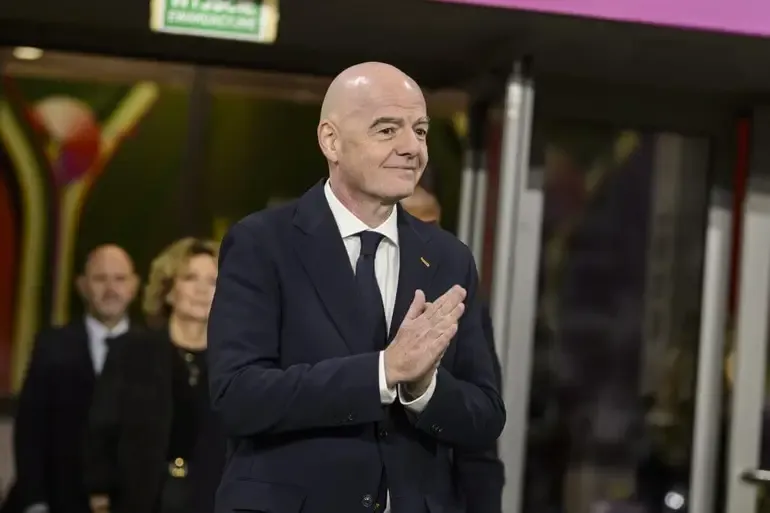 FIFA计划2027-2030年投入60亿美元振兴足球行业