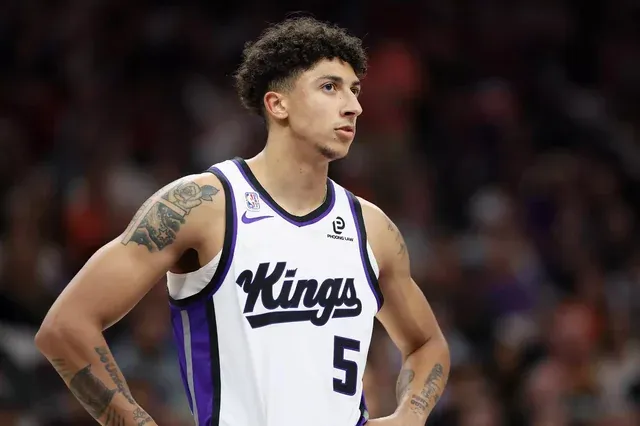 NBA季前赛克利福德半场7投0中，仅得2分1篮板2助攻