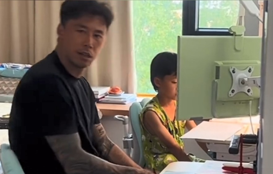 上海海港队长张琳芃：辅导作业比教踢球难，坦言希望孩子多些创造力