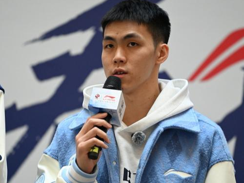 从CBA新秀到国家队!庞峥麟用一年逆袭,徐杰曾是他学习榜样
