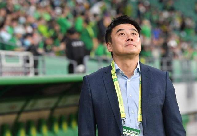 北京国安18场不败冲进中超三甲，送走李明开启新篇章