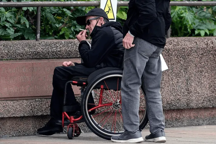 利物浦球迷庭审突发癫痫被送医，种族歧视指控案暂搁置