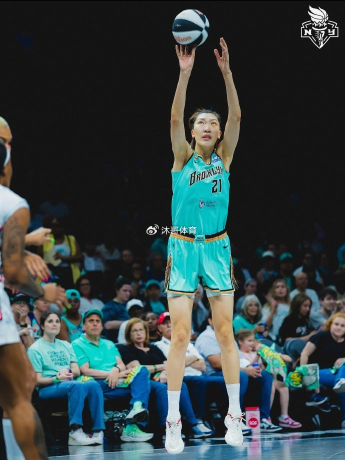 韩旭：WNBA四个赛季征程收官，500分里程碑后蓄力再出发