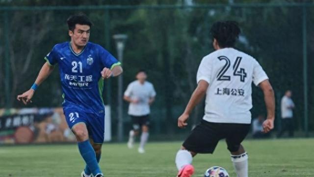 上海泽天队加冕2026年陈毅杯双冠王，申城社会足球新势力崛起