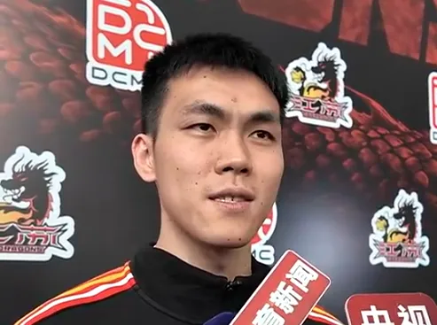 庞峥麟谈新赛季队长职责：承担更多责任，身体状态自评9分