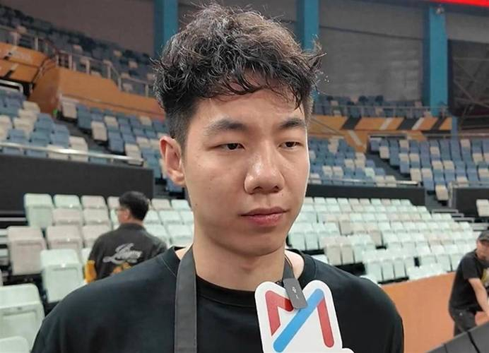 朱俊龙官宣退出新赛季，中国男篮亚运惨败引争议