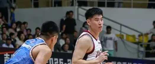 程帅澎谈新赛季磨合：吴前季前赛嘴缝十余针 李悦洲找到打球方式