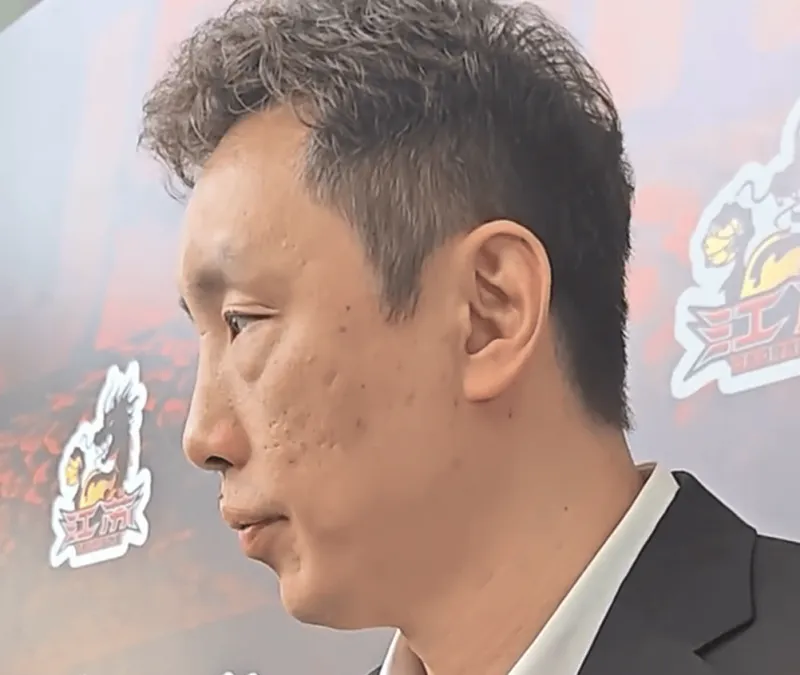 易立谈庞峥麟：国家队历练后投射防守双提升，江苏男篮新赛季期待更多贡献