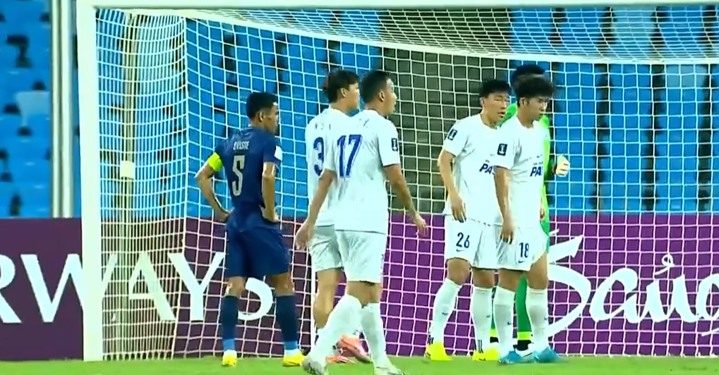 申花亚冠客场0-0战平柬埔寨，两将伤退救护车引热议