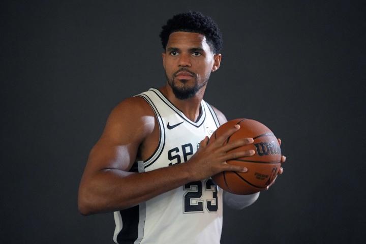 NBA总经理票选最被低估引援：哈里斯第一 库明加/三球/沃特森并列第四