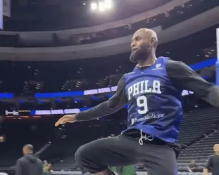 NBA总经理调查25年数据：詹姆斯11次最佳球员14次最佳小前锋
