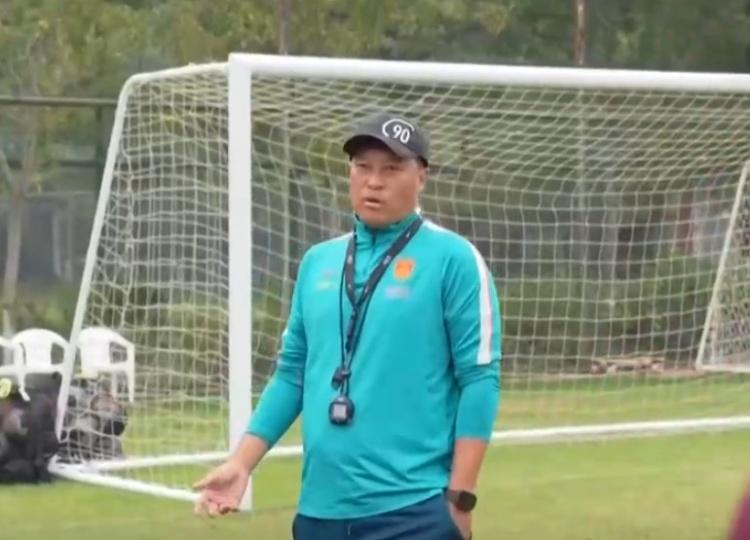张耀坤率U16国足备战U17海湾杯：跑动能力是基本，需咬牙精神