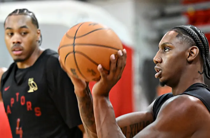 NBA季前赛猛龙vs尼克斯：巴恩斯、巴雷特、奎克利末节合砍52分