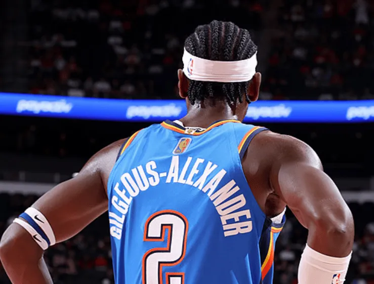 NBA季前赛：亚历山大19分钟砍13分3助攻，火箭半场54-47领先雷霆