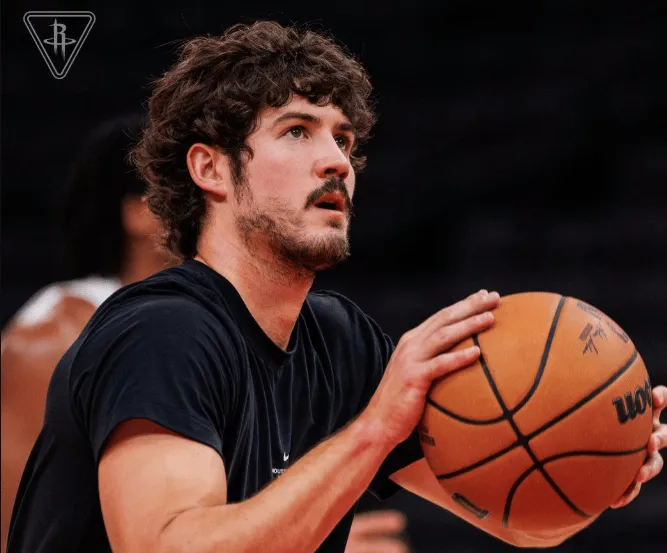 NBA季前赛：火箭第三节三分36中8命中率22.2% 首发仅20中1